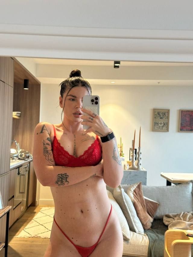 Hello gentleman, I'm Marissa❤💋sexy👅🫰and Very hot , I’m here to have a good time❤ 👅I'm very professional. Text me 6576817670 - Image 2